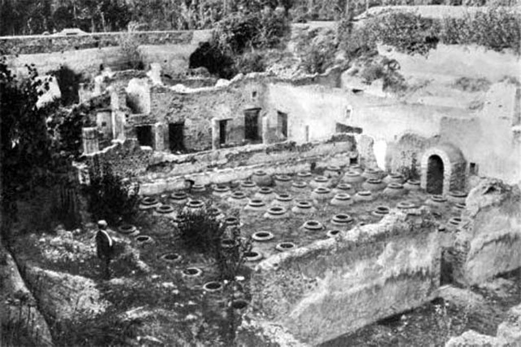 Villa della Pisanella. 1903 photograph of villa excavations, looking north-west across Area Q.
See A cura di Mario Cardone: Le ville rustiche e le condizioni agricole e del commercio dell’Antica Pompei Torresette News