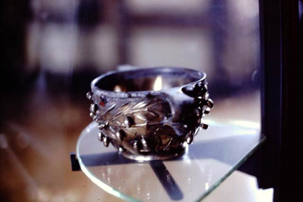 Villa della Pisanella, Boscoreale. 1974. Part of silver treasure. Now in the Louvre. Photo by Stanley A. Jashemski.
Source: The Wilhelmina and Stanley A. Jashemski archive in the University of Maryland Library, Special Collections (See collection page) and made available under the Creative Commons Attribution-Non-Commercial License v.4. See Licence and use details.
J74f0825