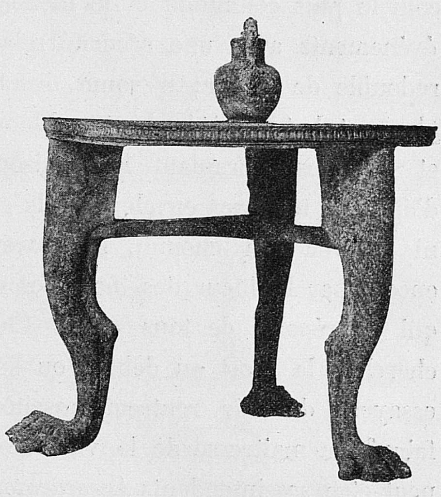 Villa della Pisanella, Boscoreale. 1899. Torcularium. Bronze circular table, with three legs with triangular partition.
See De Villefosse H., 1899. L'argenterie et bijoux d'or du trésor de Boscoreale description des pièces conservées au Musée du Louvre: Monuments et Memories 5 1899 with supplement 1902, p. 25, fig. 3.
See Pasqui A., La Villa Pompeiana della Pisanella presso Boscoreale, in Monumenti Antichi VII 1897, (fig.55).