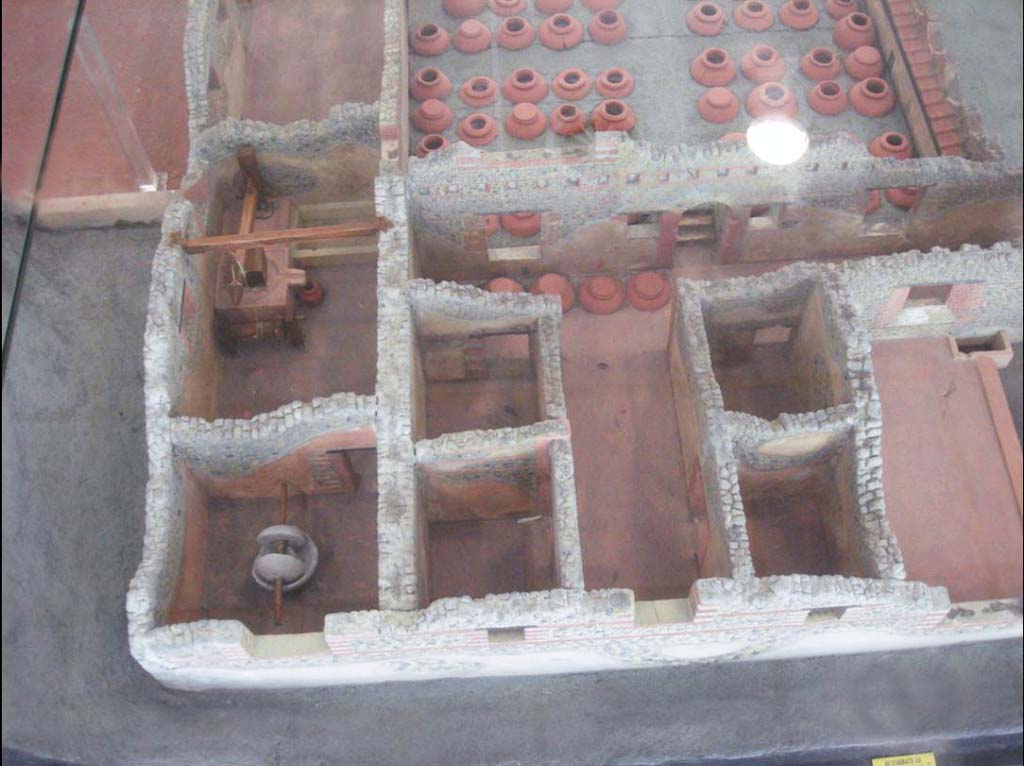 Villa della Pisanella, Boscoreale. The four rooms on the right are in area “R” arranged symmetrically on either side of a kind of entrance hall.
Model of villa in Boscoreale Antiquarium.