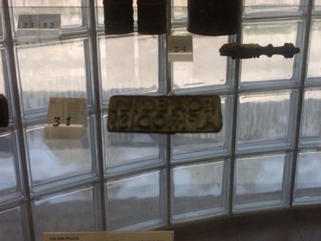 Villa of Pisanella, Boscoreale. Upper floor. Bronze seal with name L. Caecilius Aphrodisi.
Now in Boscoreale Antiquarium.