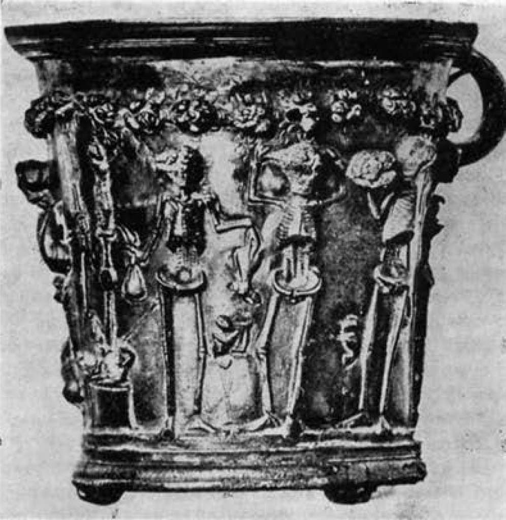Villa della Pisanella, Boscoreale. Silver Treasure. Silver mug with skeletons, Louvre Museum, Paris.
See Casale A., Breve storia degli scavi archeologici nel pagus Augustus. Il Gazzettino Vesuviano 1979, pp. 6-10, Fig. 2.