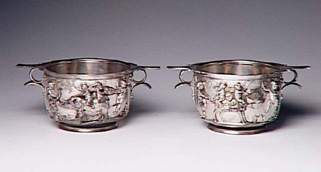 Villa della Pisanella, Boscoreale. Boscoreale Treasure. Pair of skypoï decorated with Dionysian scenes, face with child, donkey and elephant.
Paire de skypoï à décor de scènes dionysiaque, face avec enfantt âne et éléphant .
Now in the Louvre, inventory numbers BJ1911 and BJ1912.
Photo (C) RMN-Grand Palais (musée du Louvre) / Hervé Lewandowski.