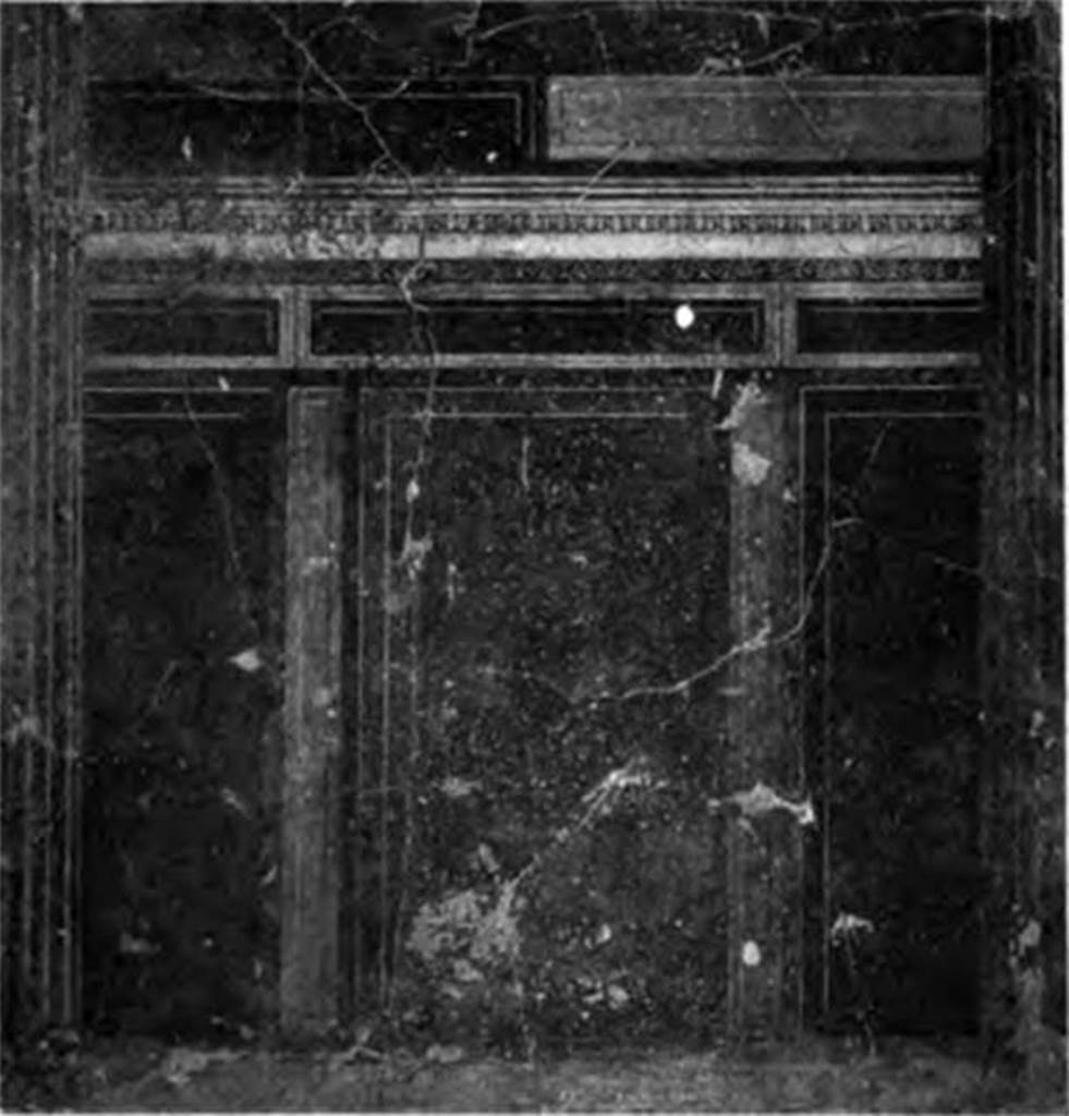 Villa of P Fannius Synistor at Boscoreale. 1900. Fauces C, east wall, architectural fresco.
Central part of decoration painted on the right wall of the fauces, as one entered.
See Barnabei F., 1901. La villa pompeiana di P. Fannio Sinistore. Roma: Accademia dei Lincei. p.22, Fig. 4.