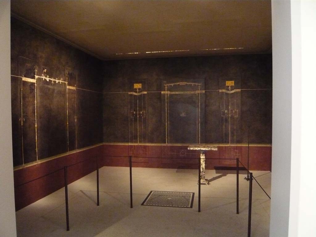 Villa of Agrippa Postumus, Boscotrecase. December 2010. Room 15, looking towards the north-west corner of the cubiculum.
Photograph taken at Metropolitan Museum New York. Photo courtesy of Buzz Ferebee.