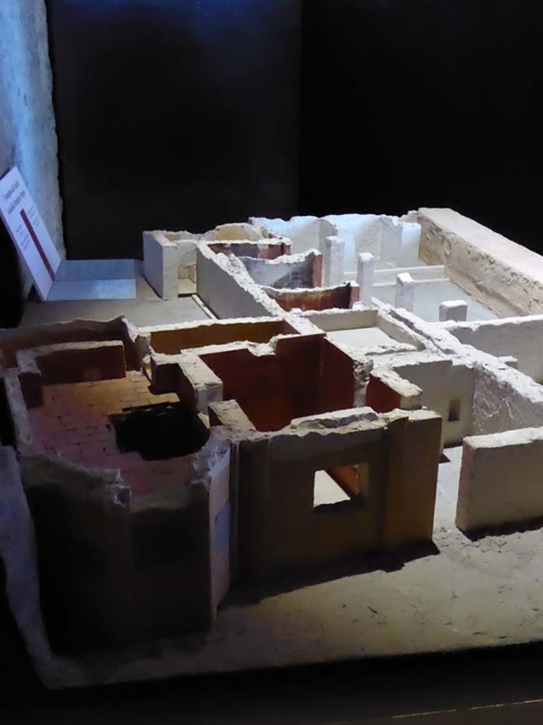 Complesso dei triclini in località Moregine a Pompei. September 2015. West side of Baths suite looking south-east on December 2000 model.
Foto Annette Haug, ERC Grant 681269 DÉCOR.