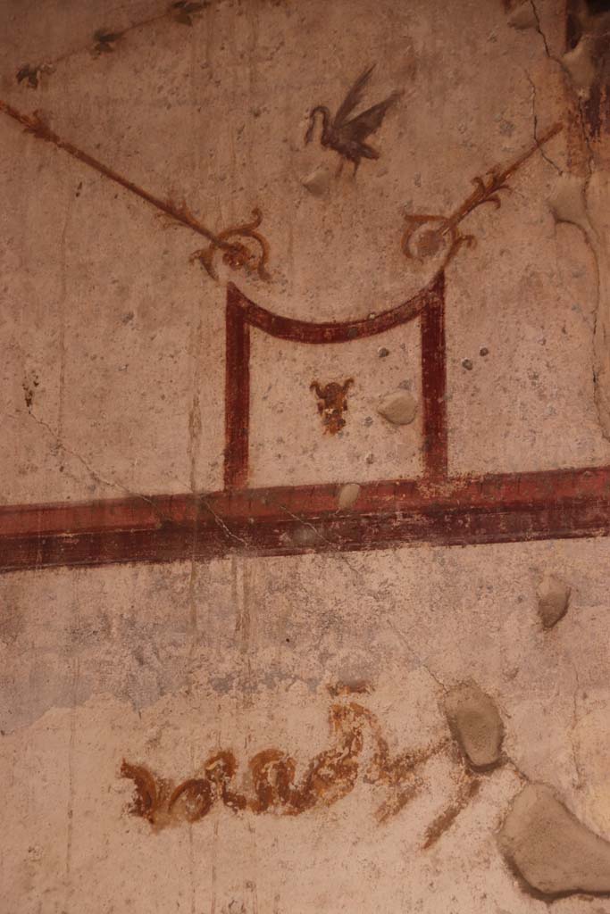 Oplontis Villa of Poppea, October 2020. Room 4, detail of decoration above entrance to corridor 6 in north-west corner.
Photo courtesy of Klaus Heese.