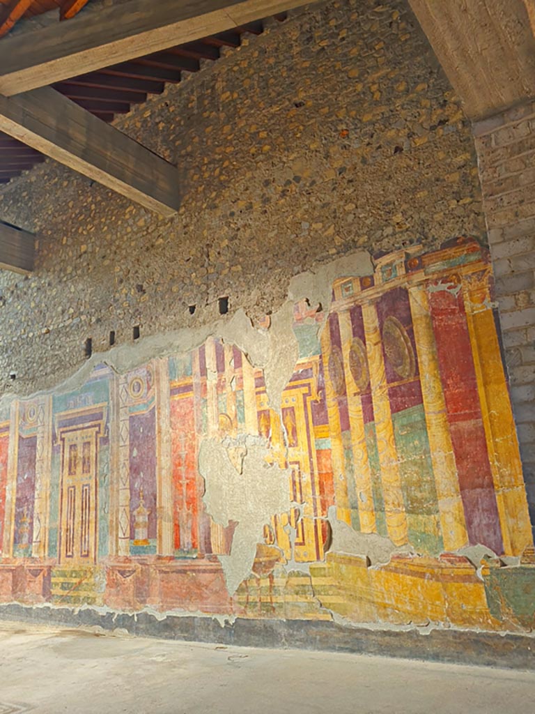 Oplontis Villa of Poppea, October 2023.
Room 5, west wall towards north end. Photo courtesy of Giuseppe Ciaramella.
.