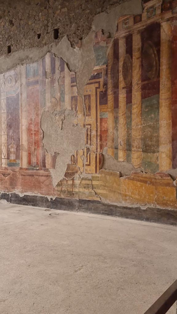 Oplontis Villa of Poppea, January 2023.
Room 5, looking towards detail of west wall at north end. Photo courtesy of Miriam Colomer.