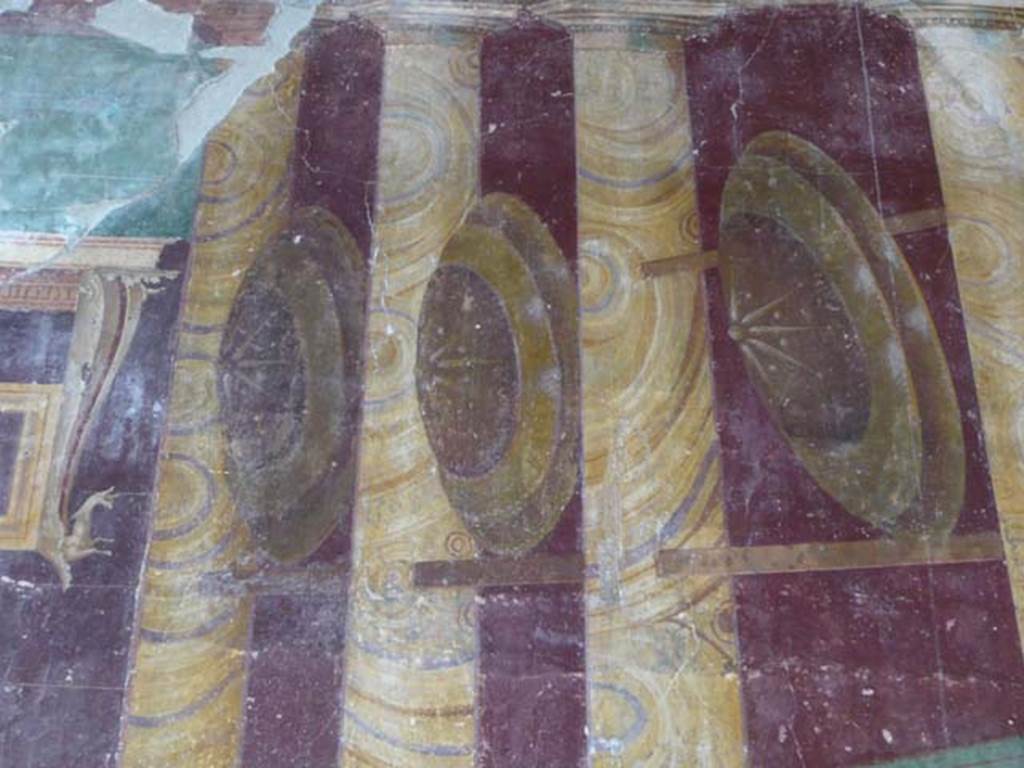 Oplontis, May 2010. Room 5, detail from north end of west wall. Photo courtesy of Buzz Ferebee.