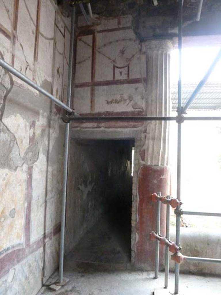 Oplontis Villa of Poppea, September 2015.
Entrance to corridor 6 in north-west corner of room 4.