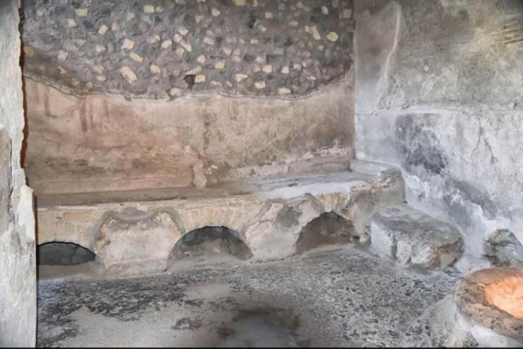 Oplontis Villa of Poppea, April 2018. Room7, looking towards north-east corner of kitchen.
Photo courtesy of Ian Lycett-King. Use is subject to Creative Commons Attribution-NonCommercial License v.4 International.