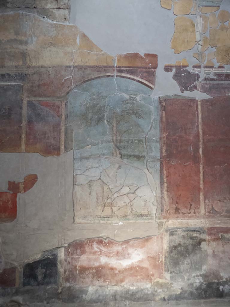 Oplontis Villa of Poppea, September 2017.
Room 8, north wall with central painting of a sacred grove with a large tree growing around a column decorated with a yellow fillet
Foto Annette Haug, ERC Grant 681269 DÉCOR.