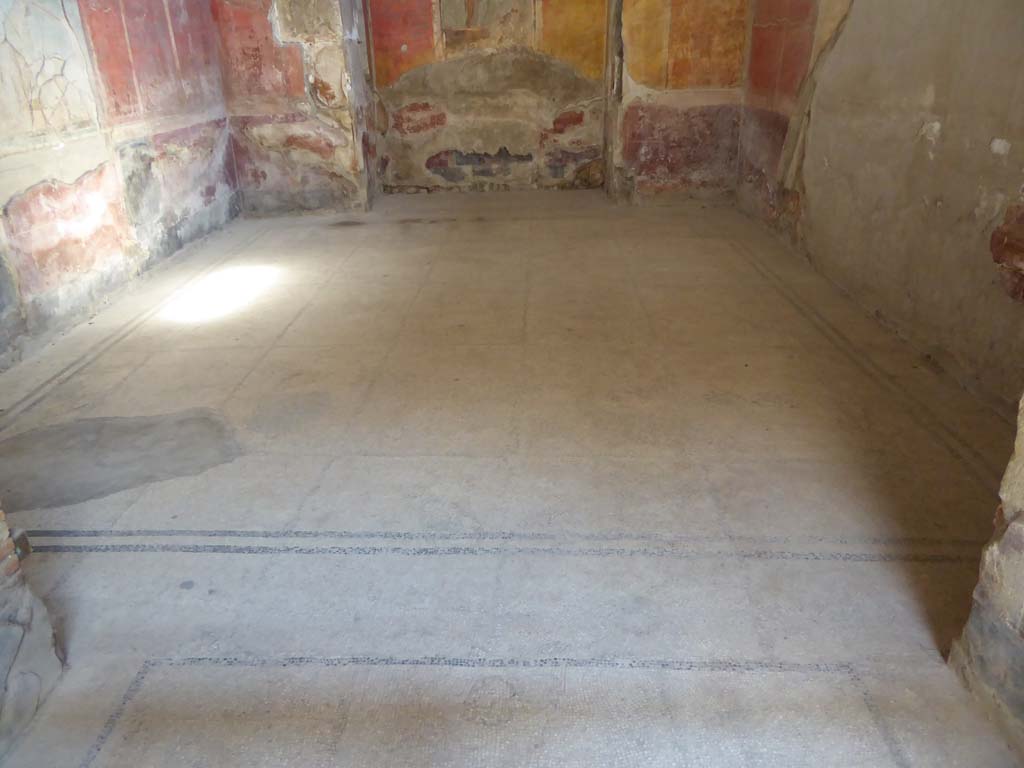 Oplontis Villa of Poppea, September 2017. Room 8, looking east across flooring.
Foto Annette Haug, ERC Grant 681269 DÉCOR.
