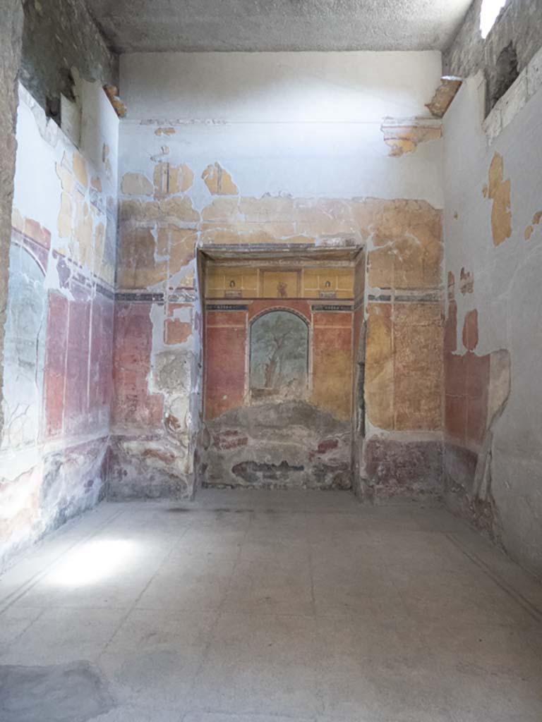 Oplontis Villa of Poppea, September 2017. Room 8, looking towards east wall.
Foto Annette Haug, ERC Grant 681269 DÉCOR.