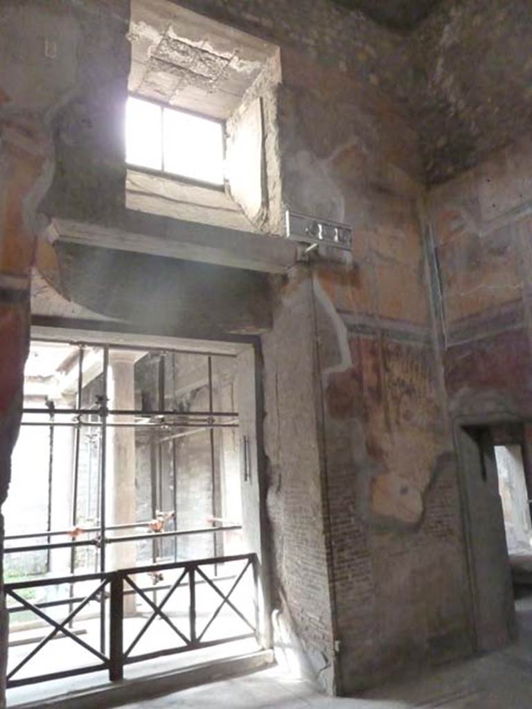 Oplontis, September 2015. Room 8, west wall in north-west corner.