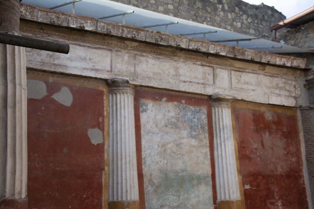 Oplontis Villa of Poppea, March 2019. Room 20, detail of upper west wall.
Foto Annette Haug, ERC Grant 681269 DÉCOR.