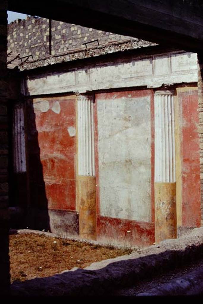 Oplontis 1974. Room 20, looking towards south-west corner and west wall of enclosed garden. Photo by Stanley A. Jashemski.
Source: The Wilhelmina and Stanley A. Jashemski archive in the University of Maryland Library, Special Collections (See collection page) and made available under the Creative Commons Attribution-Non Commercial License v.4. See Licence and use details. J74f0615