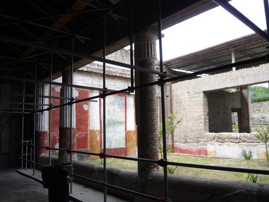 Oplontis, May 2010. Room 20, looking towards the north-west corner, and north wall with window into room 21, the grand oecus, looking through to the north garden.
Photo taken from area 4. Photo courtesy of Buzz Ferebee.
