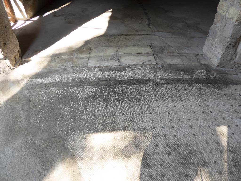 Oplontis Villa of Poppea, September 2017. Room 23, looking west towards doorway threshold, from Portico 24.
Foto Annette Haug, ERC Grant 681269 DÉCOR.
