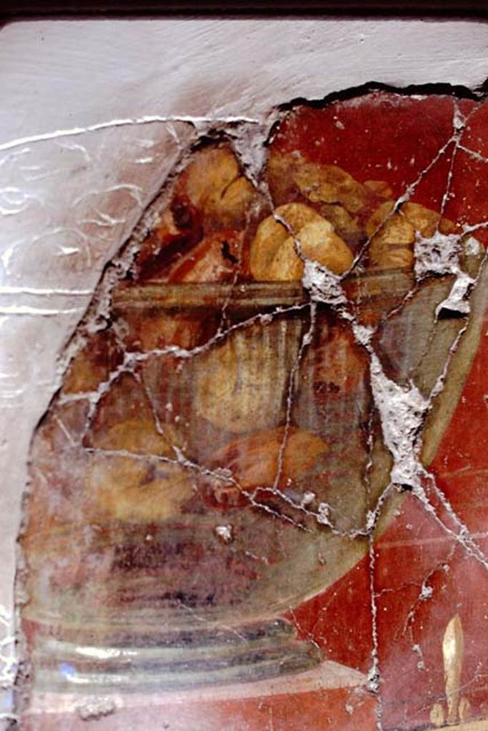 Oplontis, 1975. Room 23, detail of bowl of fruit from east end of south wall. Photo by Stanley A. Jashemski.
Source: The Wilhelmina and Stanley A. Jashemski archive in the University of Maryland Library, Special Collections (See collection page) and made available under the Creative Commons Attribution-Non Commercial License v.4. See Licence and use details. J75f0246