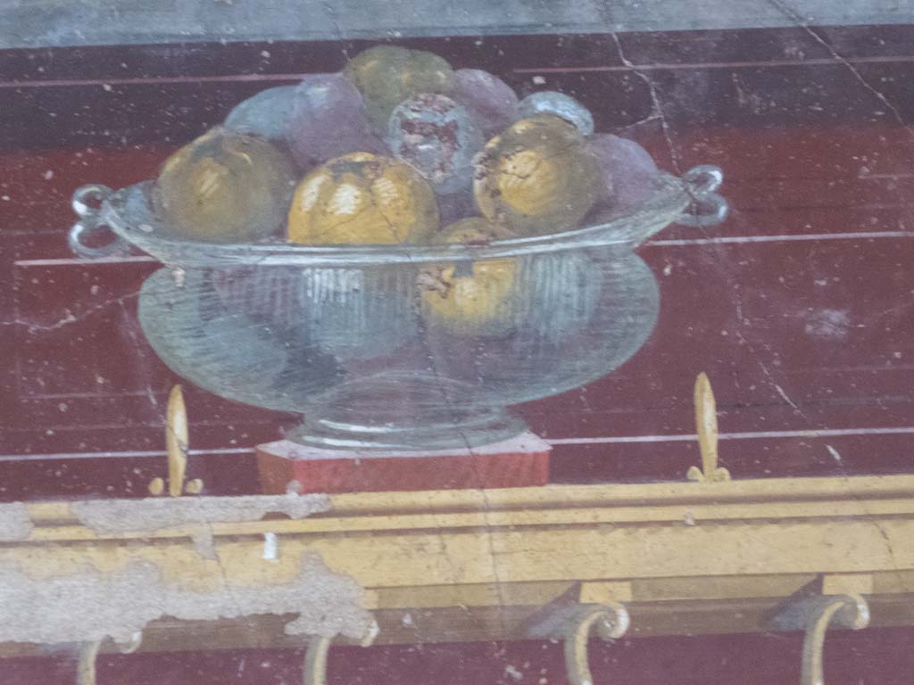 Oplontis Villa of Poppea, September 2017. Room 23, still-life of a glass bowl of pomegranates from upper north wall.
Foto Annette Haug, ERC Grant 681269 DÉCOR.