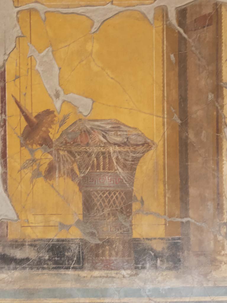 Oplontis Villa of Poppea, September 2017.
Room 23, north wall, detail of painted basket of fruit covered with a transparent veil.
Foto Annette Haug, ERC Grant 681269 DÉCOR.