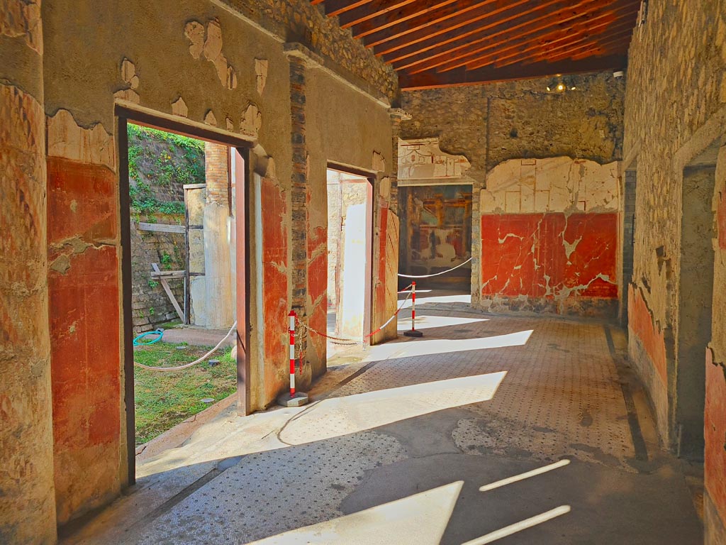 Oplontis Villa of Poppea, October 2023.
Room 24, portico looking west towards doorway to room 23, centre right. Photo courtesy of Giuseppe Ciaramella.