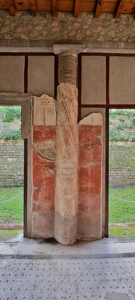 Oplontis Villa of Poppea, January 2023.
Room 24, another interior half-column embedded into the wall.
Photo courtesy of Miriam Colomer.