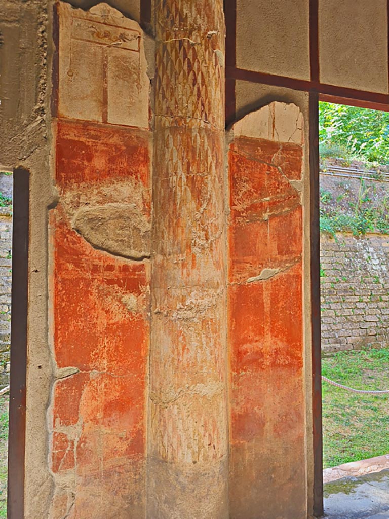 Oplontis Villa of Poppea, October 2023.
Room 24, detail of interior half-column embedded into the wall. Photo courtesy of Giuseppe Ciaramella.