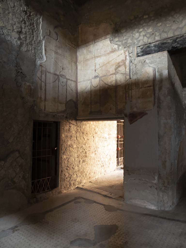 Oplontis Villa of Poppea, September 2017.
Room 27, looking south in south-west corner towards doorway to room 22, on left, and room 1, on right.
Foto Annette Haug, ERC Grant 681269 DÉCOR.