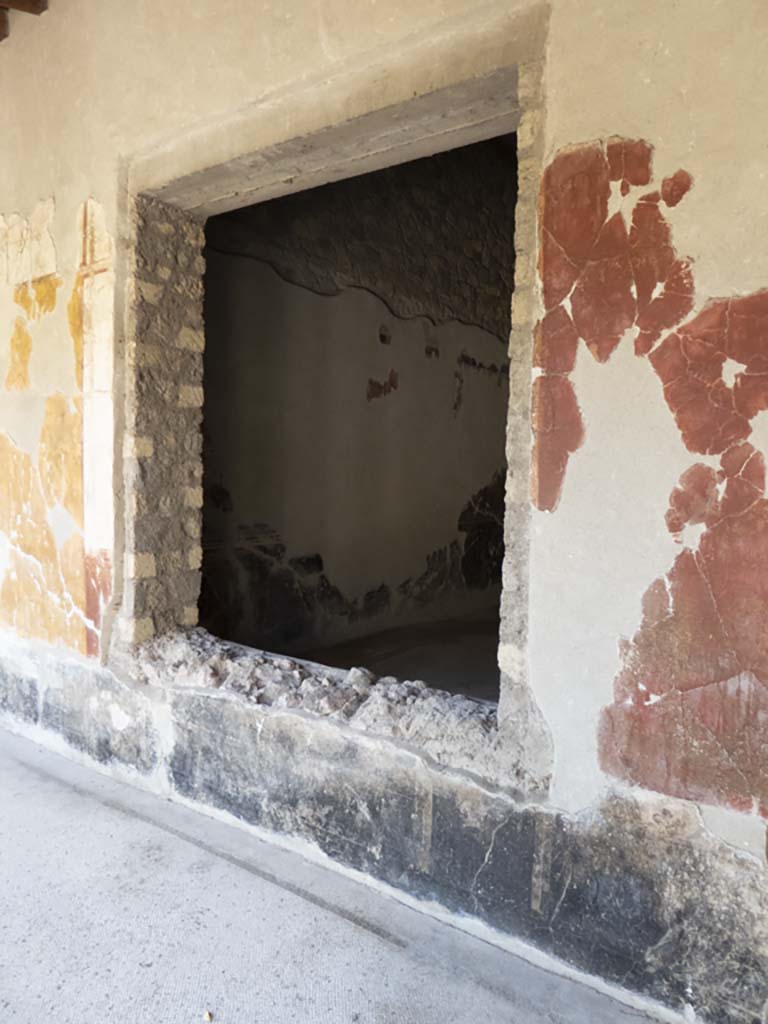 Oplontis Villa of Poppea, September 2017.
East portico 34, window into room 30, in south wall of portico.
Foto Annette Haug, ERC Grant 681269 DÉCOR.