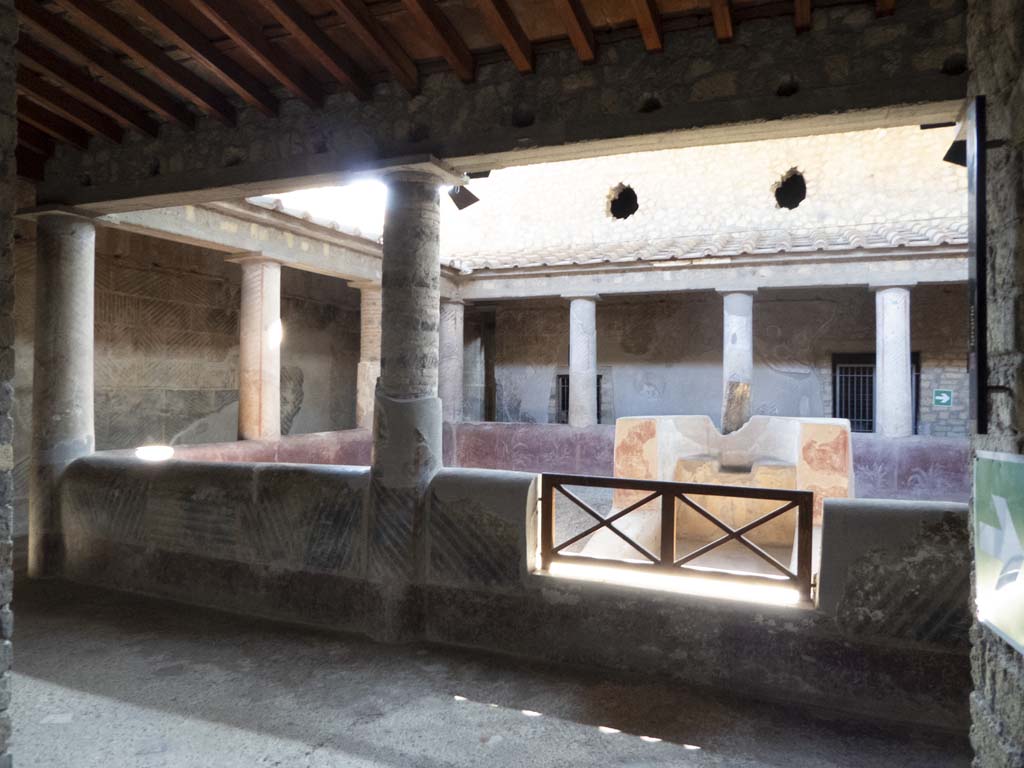 Oplontis Villa of Poppea, September 2017. Room 32, looking north-east from end of room 27.
Foto Annette Haug, ERC Grant 681269 DÉCOR.