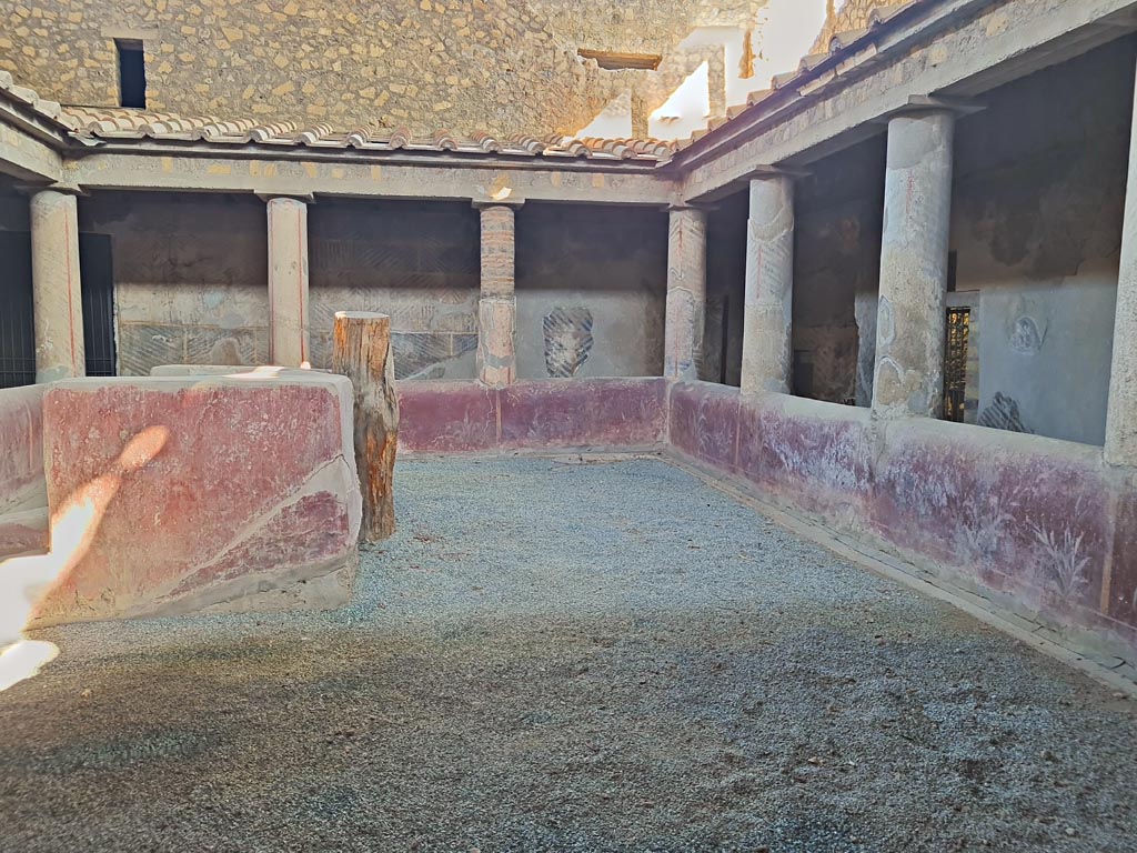 Oplontis Villa of Poppea, October 2023. Room 32, looking towards north wall and pluteus. Photo courtesy of Giuseppe Ciaramella.