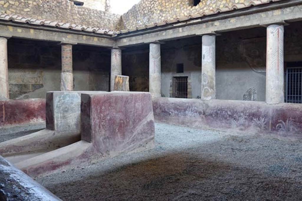 Oplontis Villa of Poppea, April 2018. Room 32, looking north-east across rustic peristyle.
Photo courtesy of Ian Lycett-King. Use is subject to Creative Commons Attribution-NonCommercial License v.4 International.
