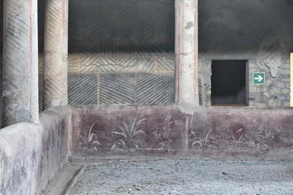 Oplontis Villa of Poppea, April 2018. Room 32, detail of south wall, and south-east corner.
Photo courtesy of Ian Lycett-King. Use is subject to Creative Commons Attribution-NonCommercial License v.4 International.