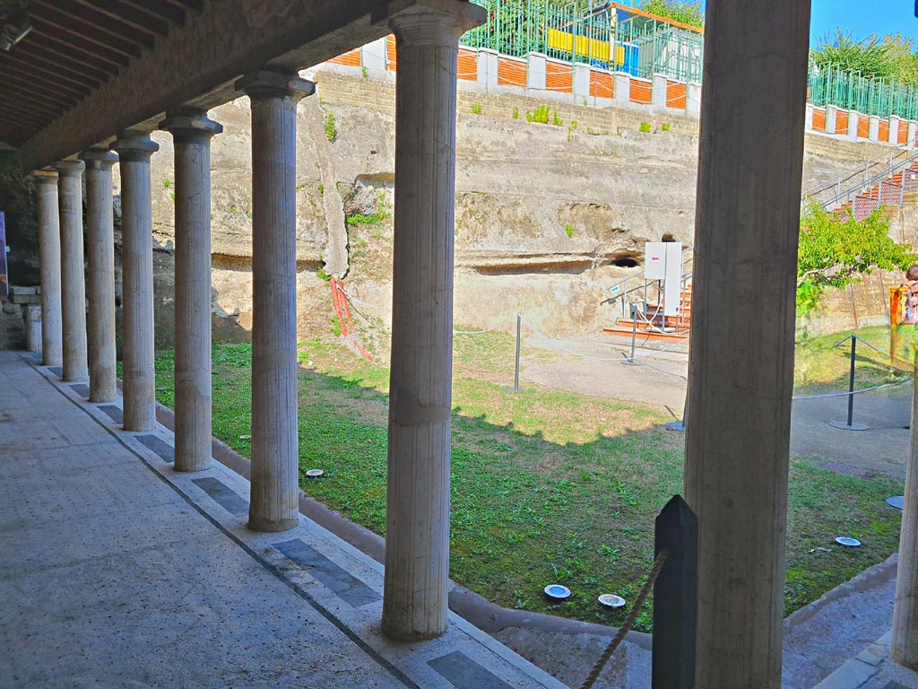 Oplontis Villa of Poppea, October 2023. Portico 33, looking north-west towards entrance steps. Photo courtesy of Giuseppe Ciaramella.