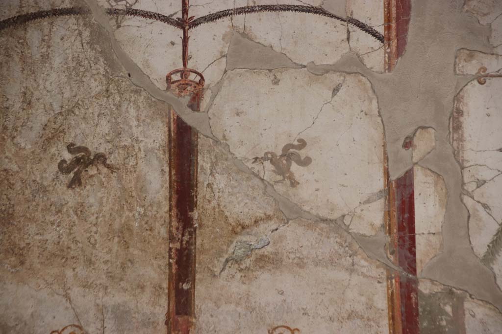 Oplontis Villa of Poppea, September 2021.
Room 41, painted decoration from upper north wall of alcove, at west end. Photo courtesy of Klaus Heese.