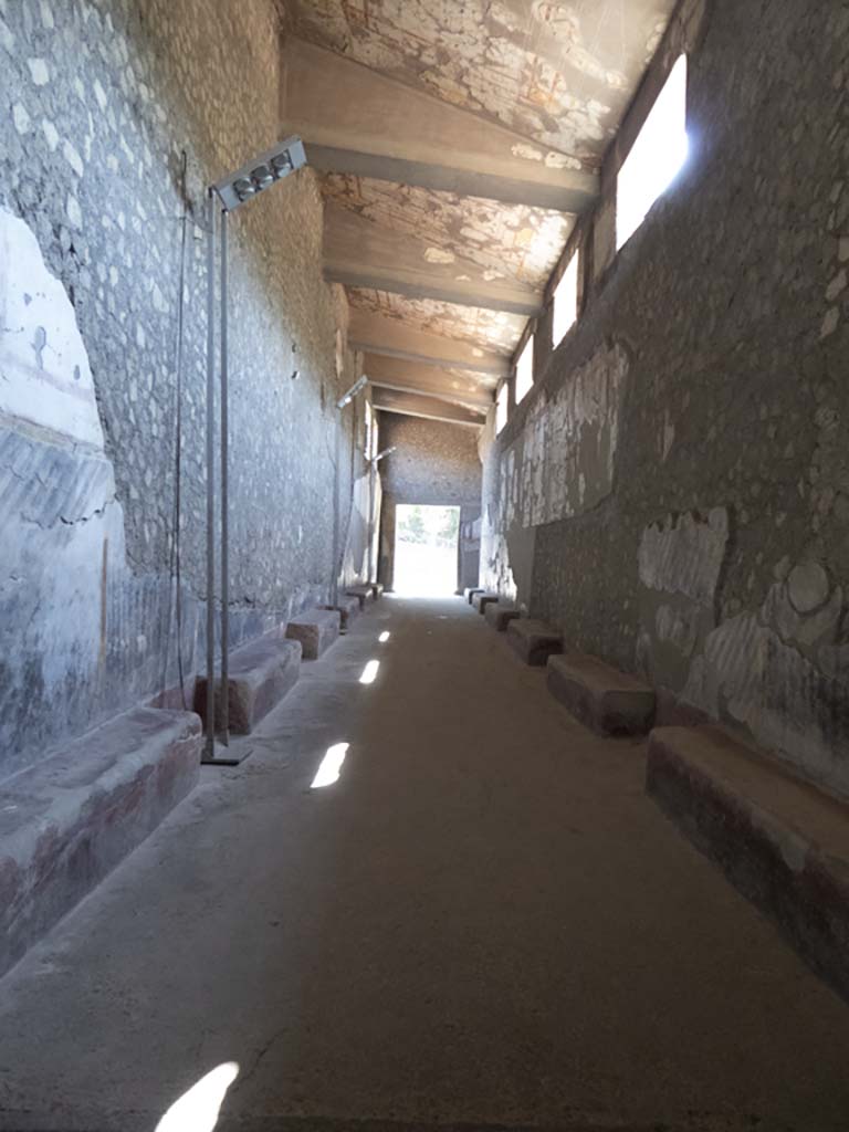 Oplontis Villa of Poppea, September 2017.
Corridor 46, looking east towards doorway to west portico and pool area.
Foto Annette Haug, ERC Grant 681269 DÉCOR.