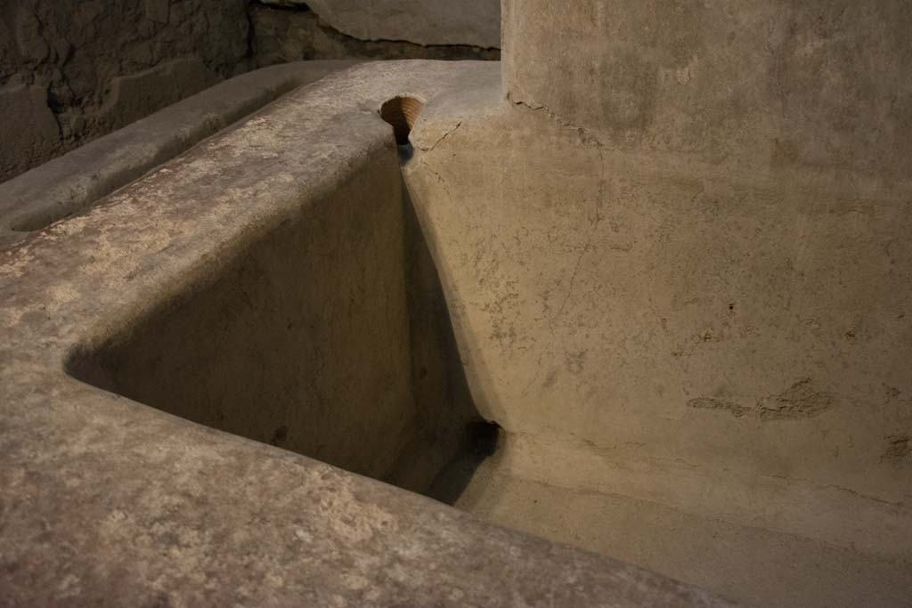 Oplontis Villa of Poppea, March 2019. Room 48, looking north into the basin/tub near to the doorway.
Foto Annette Haug, ERC Grant 681269 DÉCOR.