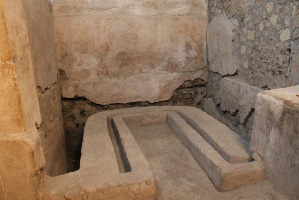 Oplontis Villa of Poppea, March 2014. Room 48, looking north across latrine.
Foto Annette Haug, ERC Grant 681269 DÉCOR.