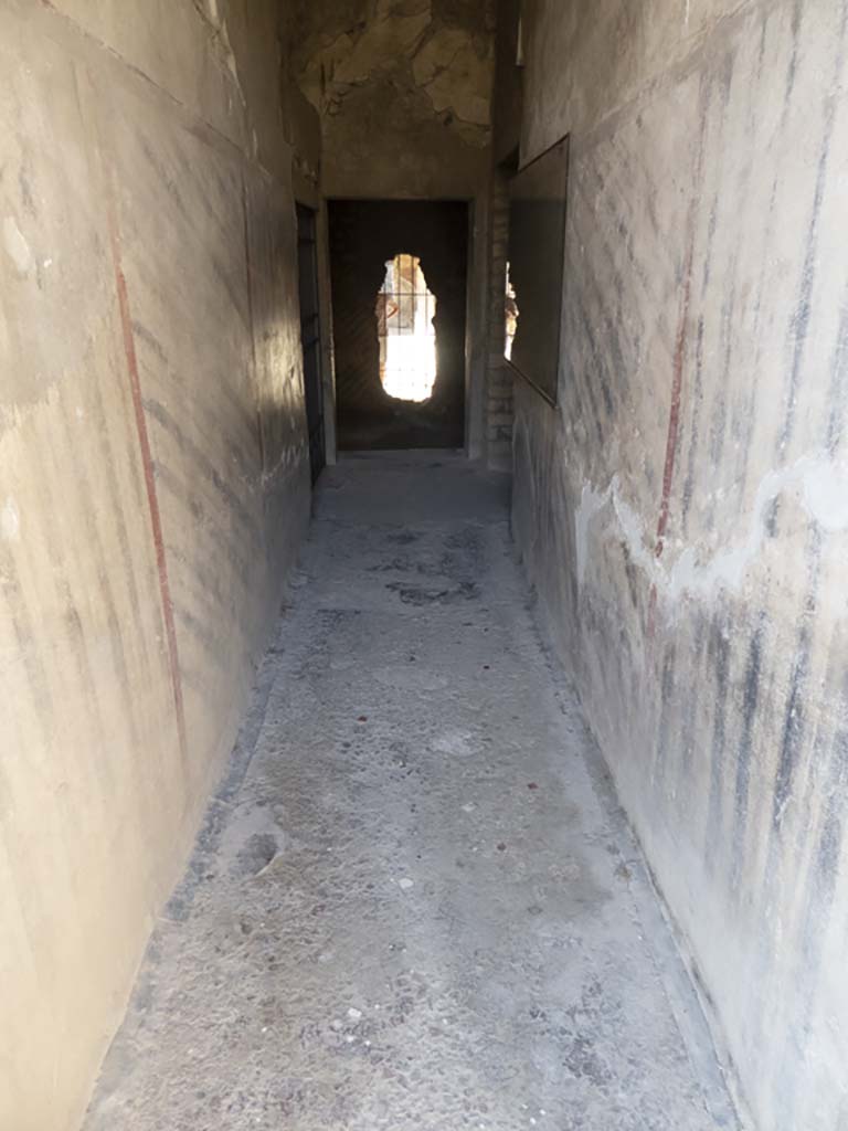Oplontis Villa of Poppea, September 2017. Corridor 52, looking south.
Foto Annette Haug, ERC Grant 681269 DÉCOR.
