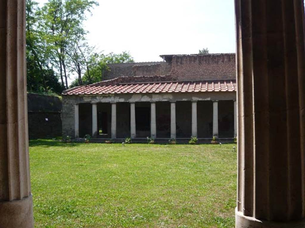 Oplontis, May 2011. Area 59, the south-east peristyle. Looking west across peristyle. Photo courtesy of Buzz Ferebee.