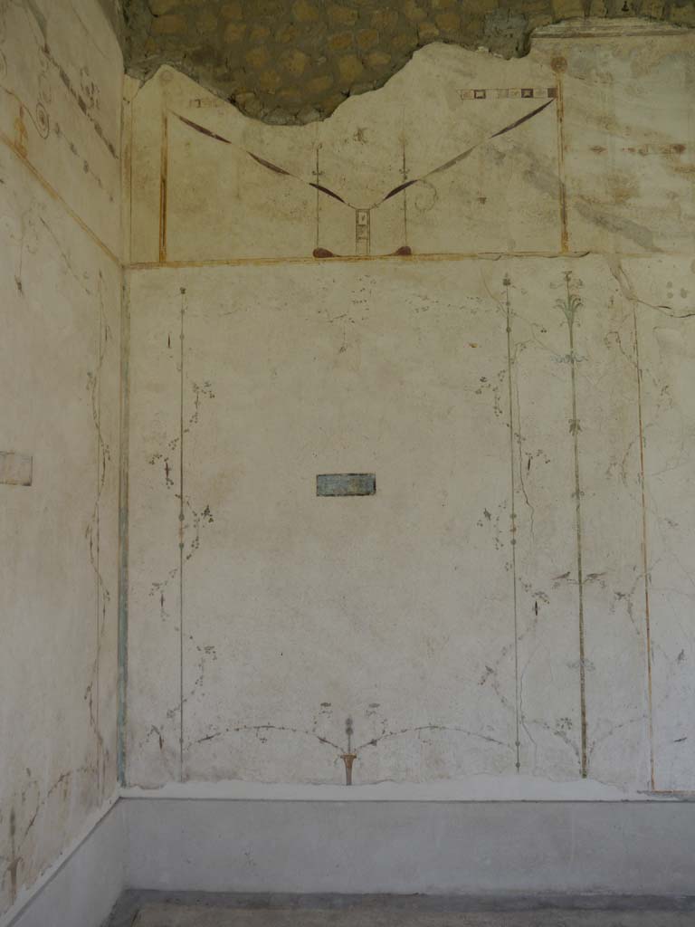 Oplontis Villa of Poppea, September 2018.
Area 60, south-west corner of west wall of portico, between doorways to room 66, and corridor 46.
Foto Anne Kleineberg, ERC Grant 681269 DÉCOR.