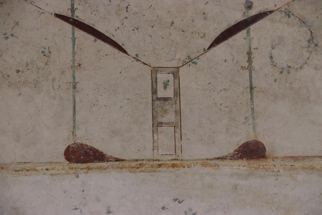 Oplontis Villa of Poppea, May 2024.
Area 60, detail of painted decoration from upper west wall in south-west corner of portico. Photo courtesy of Klaus Heese.
