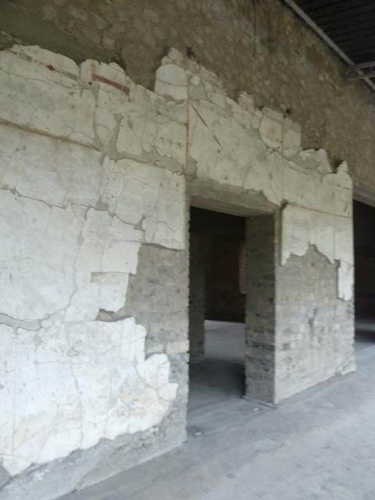 Oplontis, September 2015. Corridor 63, doorway in west wall of Portico 60.