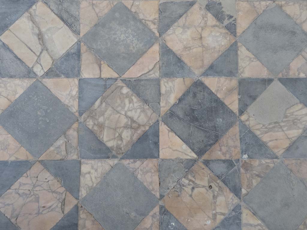 Oplontis Villa of Poppea, September 2017. Room 69, detail of opus sectile flooring.
Foto Annette Haug, ERC Grant 681269 DÉCOR.
