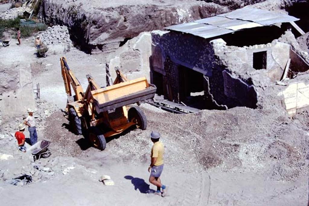 Oplontis, 1975. Looking west across room 69. Photo by Stanley A. Jashemski.
Source: The Wilhelmina and Stanley A. Jashemski archive in the University of Maryland Library, Special Collections (See collection page) and made available under the Creative Commons Attribution-Non Commercial License v.4. See Licence and use details. J75f0025