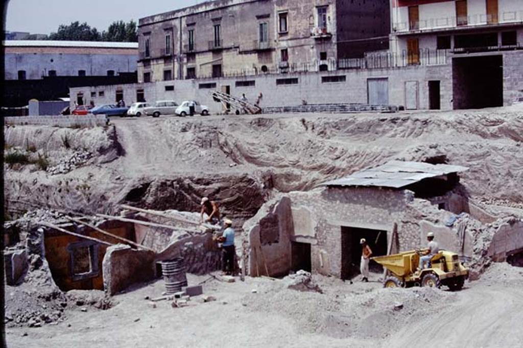 Oplontis, 1975. Looking north-west towards area being excavated, rooms 75/68 on left, and rooms 71/70/72, right of centre. Photo by Stanley A. Jashemski.
Source: The Wilhelmina and Stanley A. Jashemski archive in the University of Maryland Library, Special Collections (See collection page) and made available under the Creative Commons Attribution-Non Commercial License v.4. See Licence and use details. J75f0156
