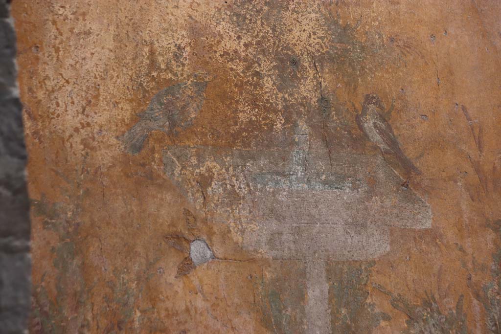 Oplontis Villa of Poppea, September 2021.
Room 70, detail of painted square fountain from south end of west wall with birds. Photo courtesy of Klaus Heese.